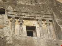 دخمه سنگی دو دختر (داو دور)