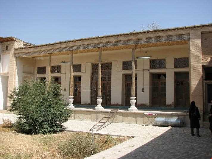 خانه آزاده چالشتر