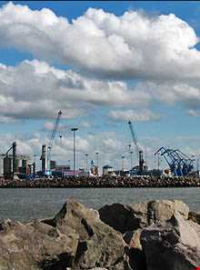 موج شکن‌های انزلی