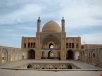 مسجد و مدرسه آقا بزرگ کاشان
