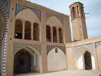 مسجد و مدرسه آقا بزرگ کاشان