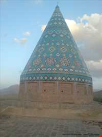 آرامگاه باباافضل