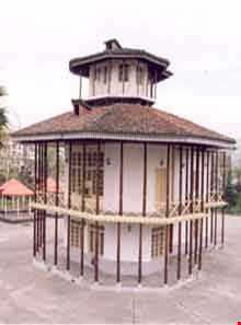 عمارت کلاه فرنگی