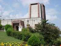 موزه تاریخ چای لاهیجان ( آرامگاه کاشف السلطنه )