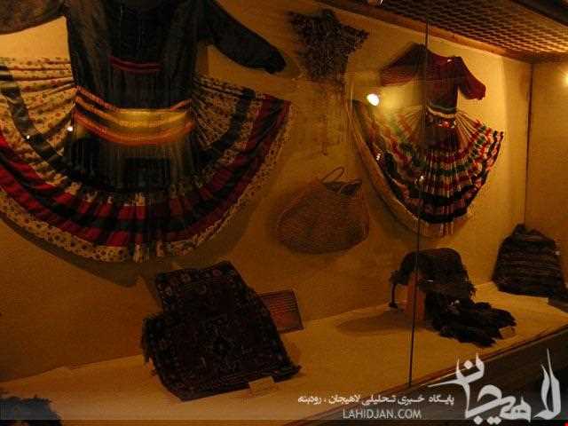 موزه تاریخ چای لاهیجان ( آرامگاه کاشف السلطنه )