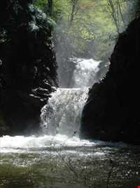 آبشار دوقلو گشت رودخان