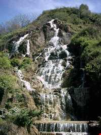 آبشار شیطان کوه