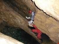 غار سفید آب