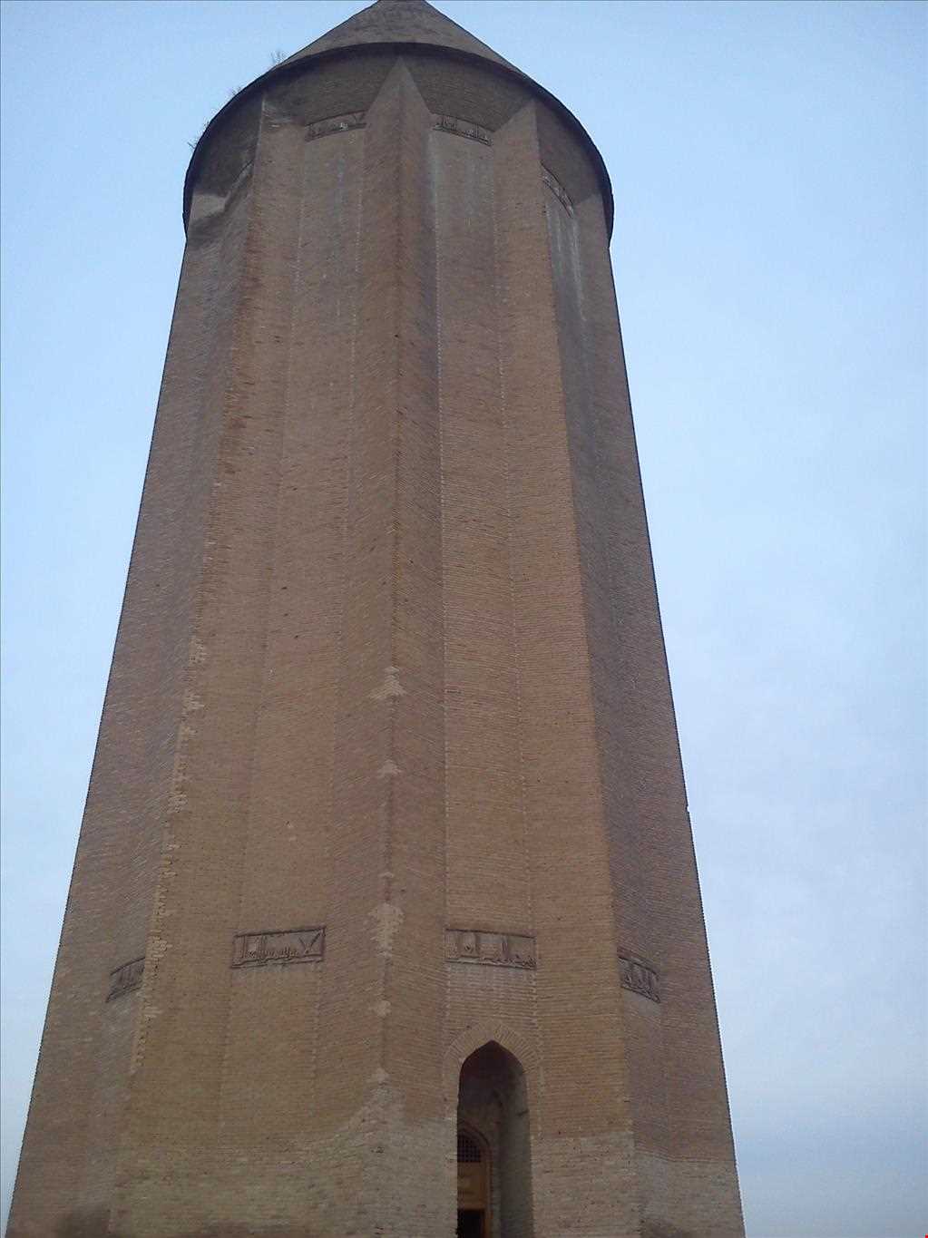 برج گنبد قابوس