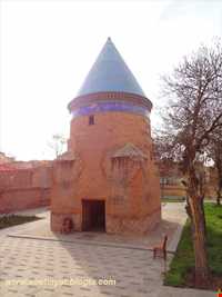 Hamdollah mostofi tomb