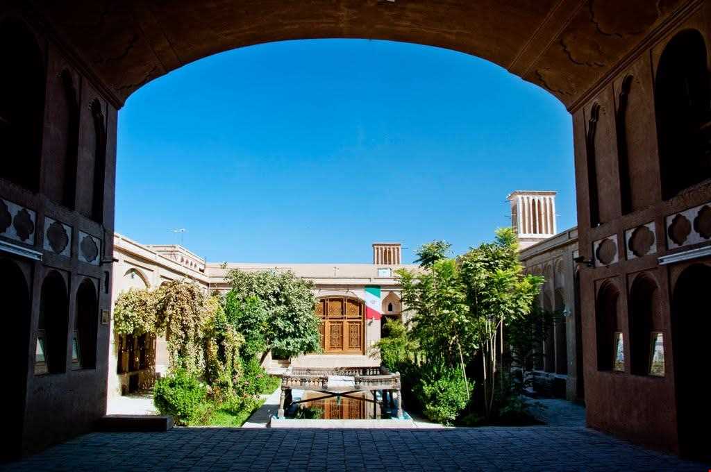 خانه لاری ها