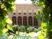 خانه لاری ها