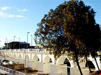 Davazdah cheshmeh Bridge