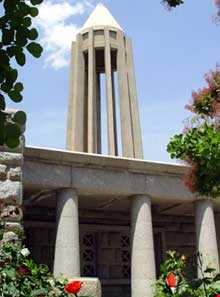 آرامگاه بوعلی سینا