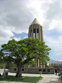 آرامگاه بوعلی سینا