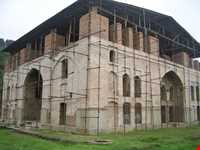 Cheshmeh emarat garden