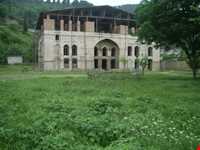 Cheshmeh emarat garden