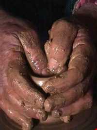 سفالگرى و سرامیک‌سازى زنوز