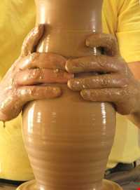 سفالگرى و سرامیک‌سازى زنوز