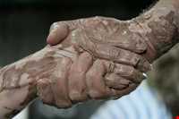 سفالگرى و سرامیک‌سازى زنوز