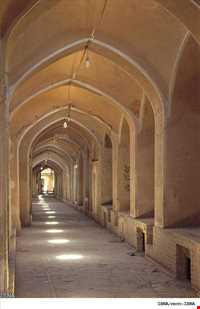 بازار تاریخی زواره