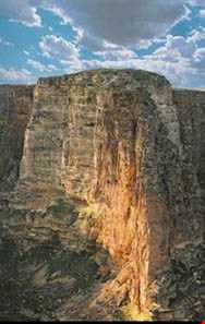 روستای بانقلان و قلعه توت