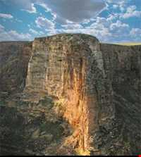 روستای بانقلان و قلعه توت