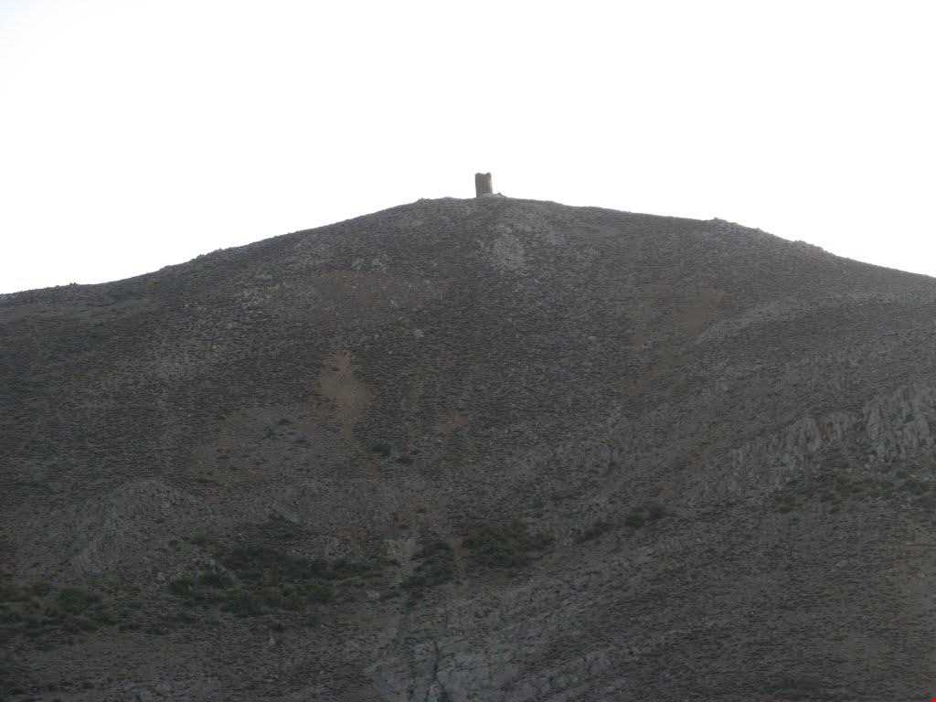 Omam castle ( Omam Tower )