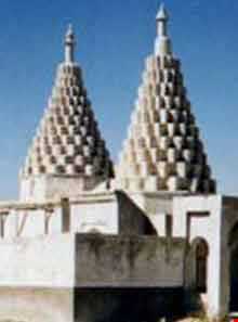 آرامگاه علمای کوخرد یا دوگنبدان