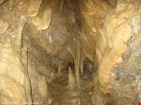 غار چشمه باد