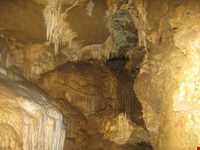 غار چشمه باد