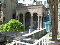 خانه و موزه مقدم