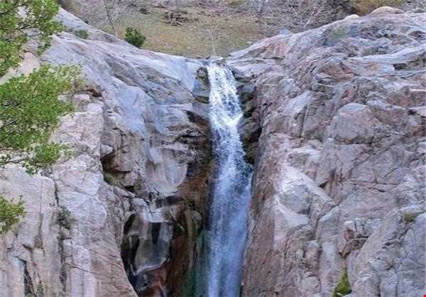 Saran kouh Waterfall