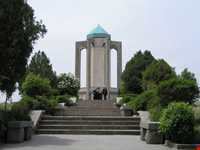 آرامگاه بابا طاهر