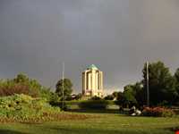 آرامگاه بابا طاهر