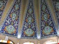 آرامگاه بابا طاهر