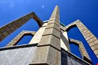 آرامگاه بابا طاهر