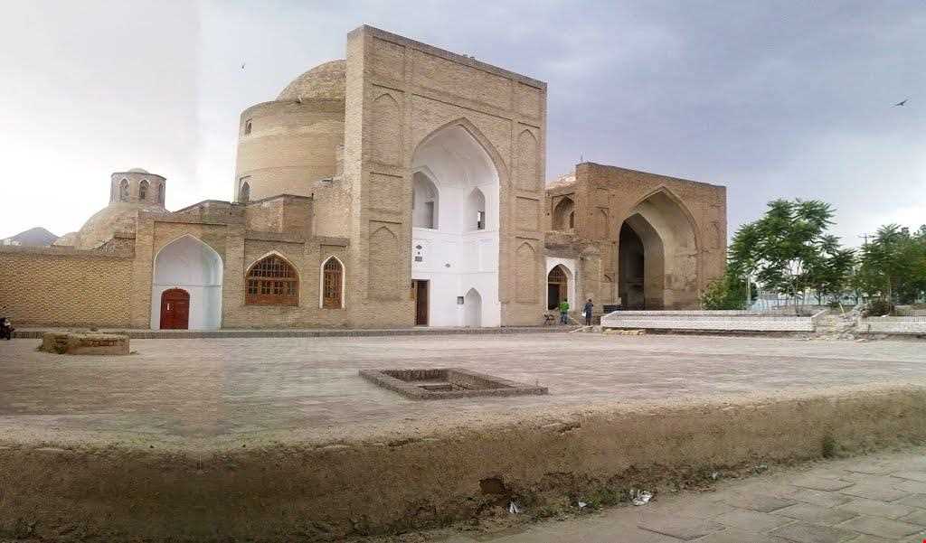 مقبره قطب الدین حیدر