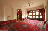 Hosseinyeh amines Home