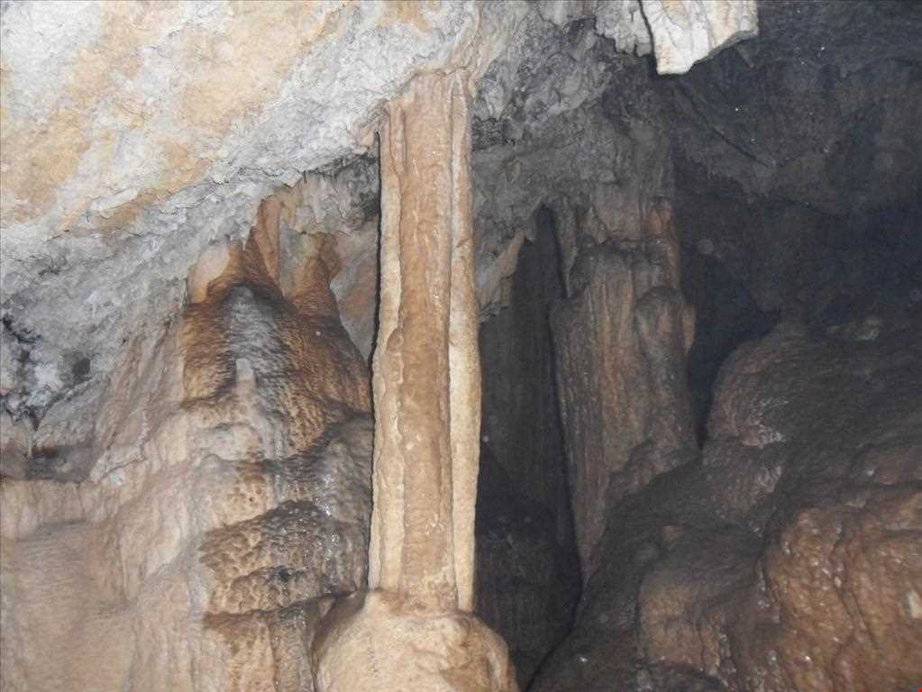 Vali Cave