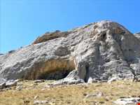 غار قلعه کرد