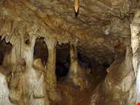 غار قلعه کرد