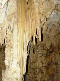 غار قلعه کرد