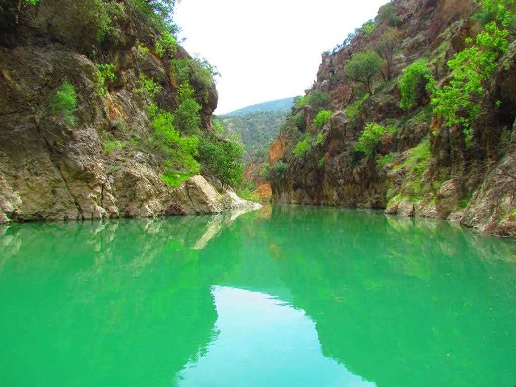 Tange Dom-e Asb Waterfall