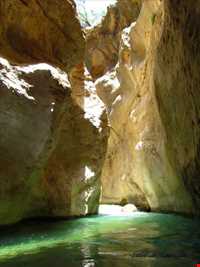 Tange Dom-e Asb Waterfall