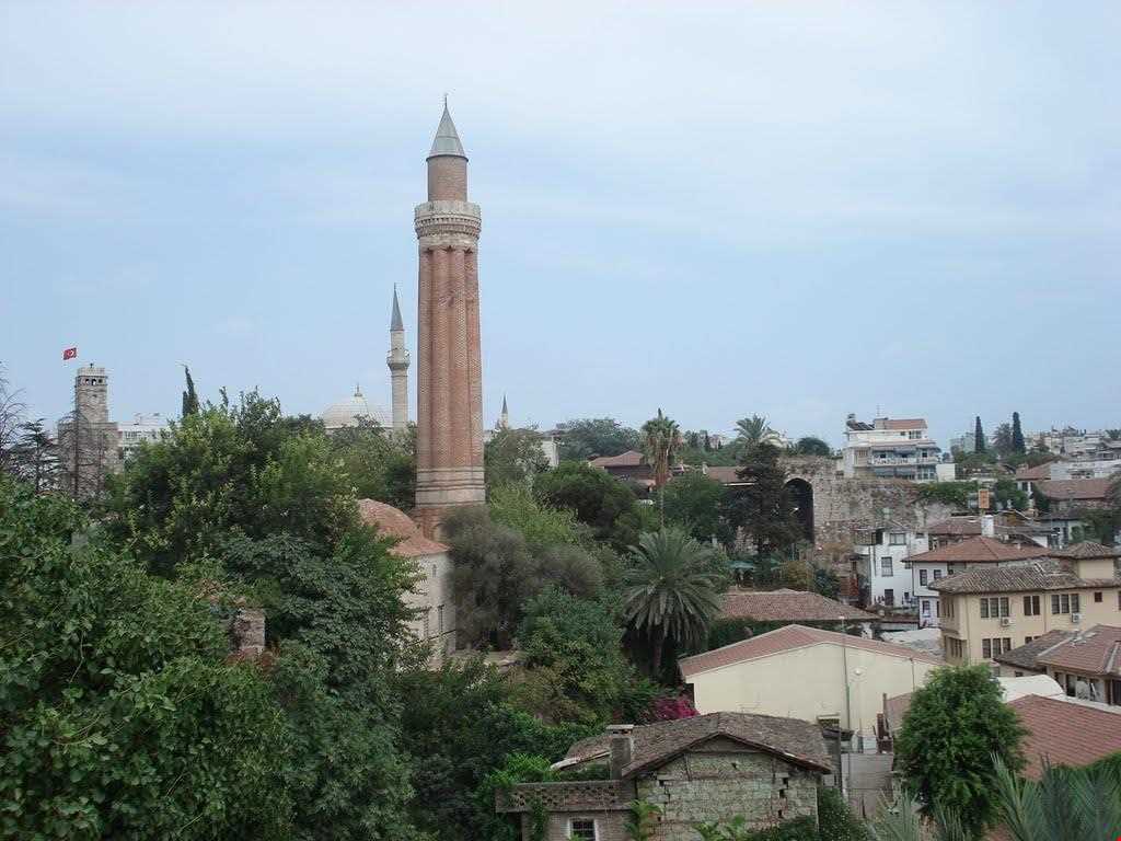 مسجد ییولی مناره آنتالیا