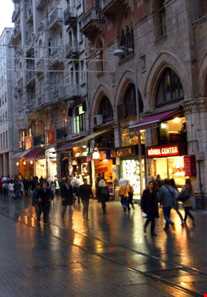 خیابان استقلال