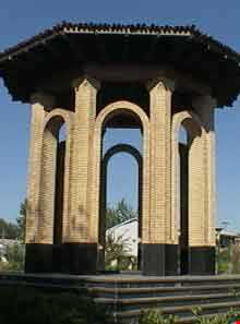 آرامگاه دکتر محمد معین