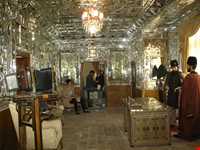 Mofakham Mirror House