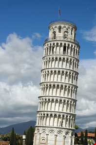 برج کج پیزا